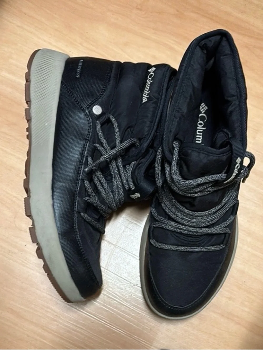 Columbia Women’s Black and Gray Lace-Up Winter Boots